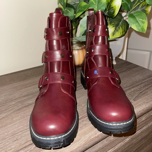 Woman’s SO faux leather combat boot ( NEVER WORN ) - Picture 4 of 14